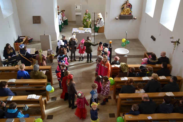 faschingsirch_moosthenning_2016