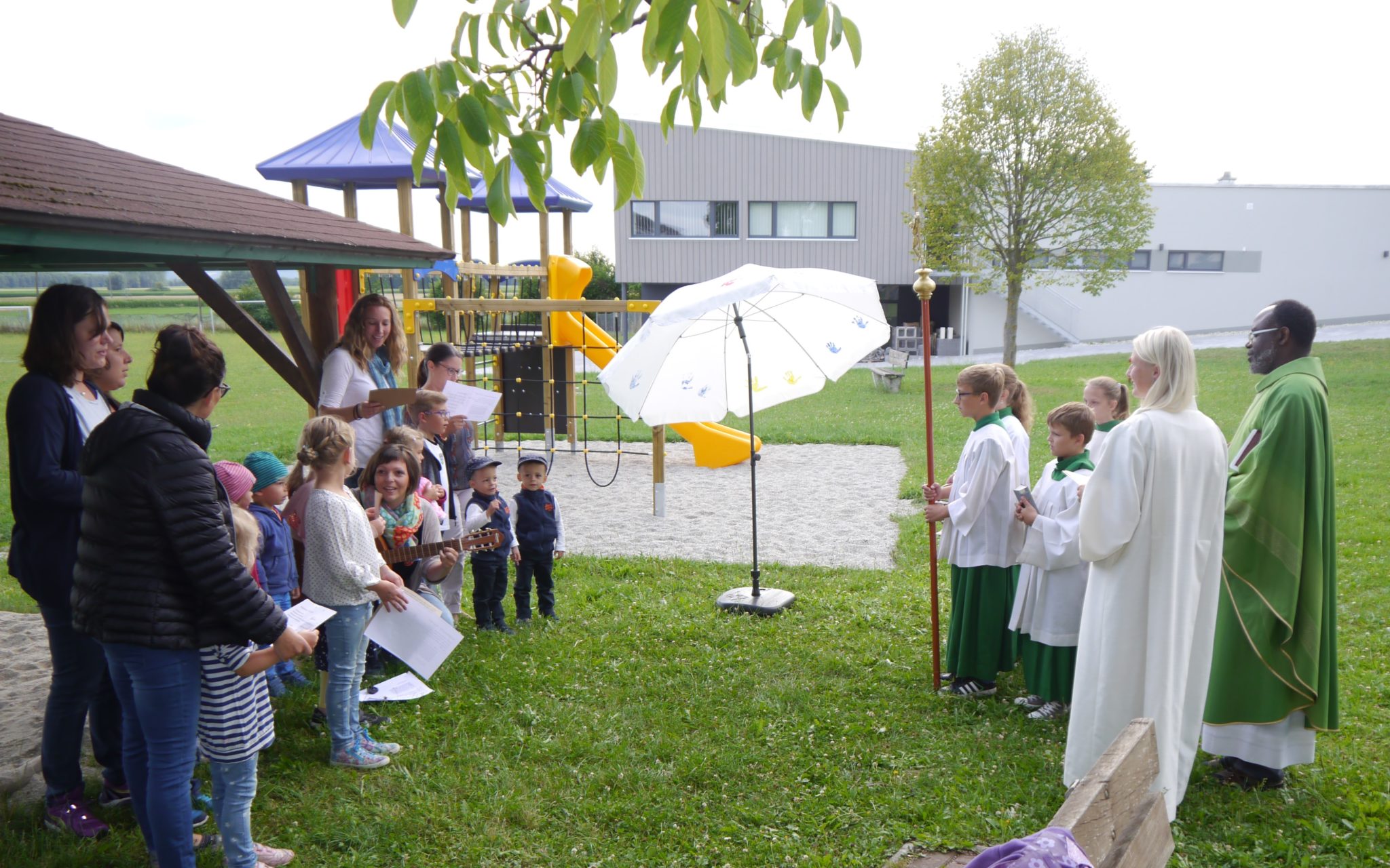 Zeitungsfoto Spielplatz
